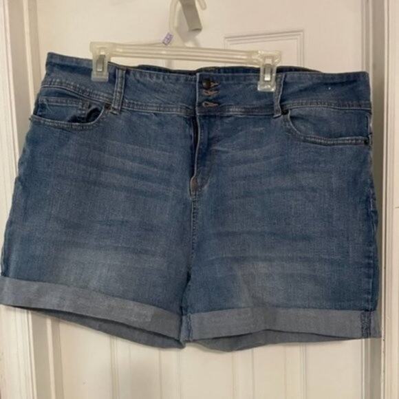 Highway Jean short - size 20 - Picture 1 of 2